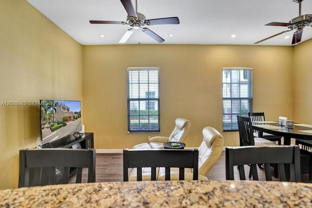 823 NW 82nd Ln, Boca Raton, FL 33487
