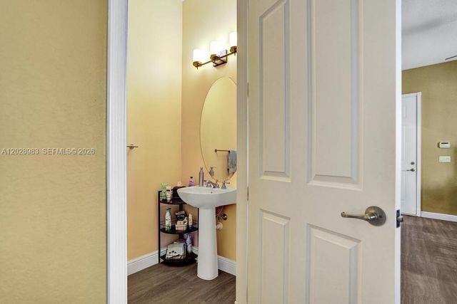 823 NW 82nd Ln, Boca Raton, FL 33487