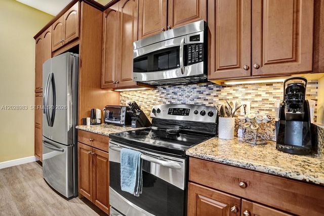 823 NW 82nd Ln, Boca Raton, FL 33487