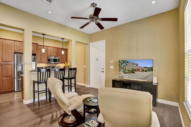 823 NW 82nd Ln, Boca Raton, FL 33487