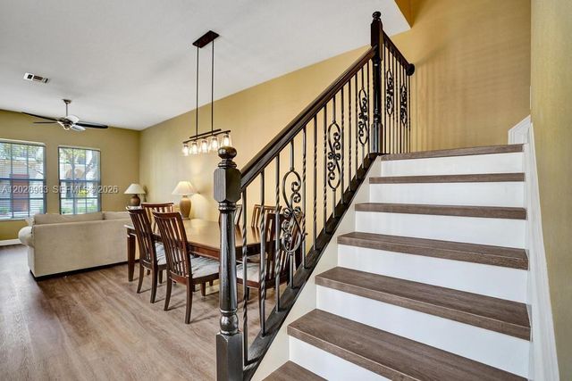 823 NW 82nd Ln, Boca Raton, FL 33487