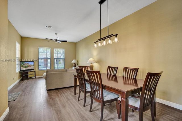 823 NW 82nd Ln, Boca Raton, FL 33487