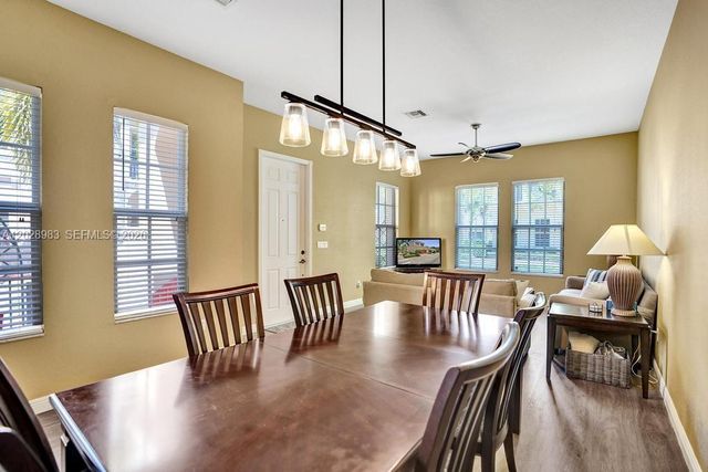 823 NW 82nd Ln, Boca Raton, FL 33487