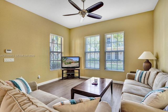 823 NW 82nd Ln, Boca Raton, FL 33487