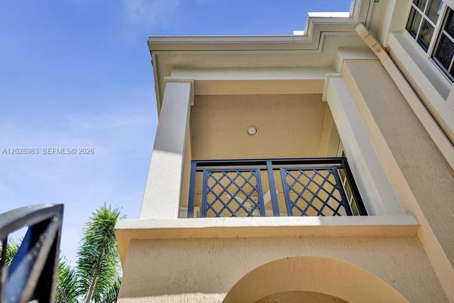 823 NW 82nd Ln, Boca Raton, FL 33487