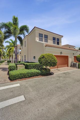 823 NW 82nd Ln, Boca Raton, FL 33487