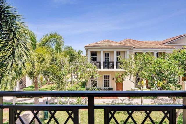 823 NW 82nd Ln, Boca Raton, FL 33487