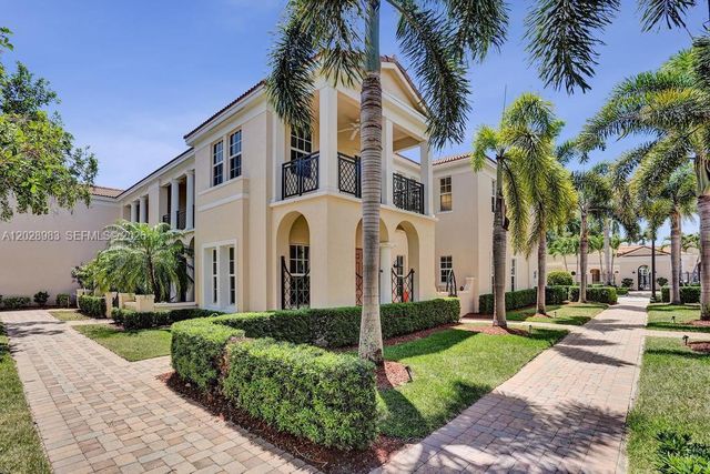 823 NW 82nd Ln, Boca Raton, FL 33487