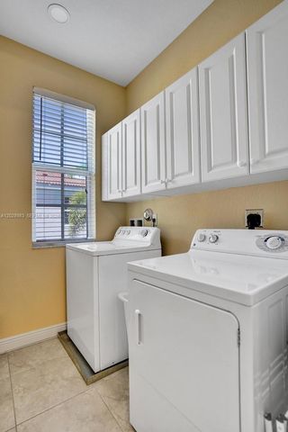 823 NW 82nd Ln, Boca Raton, FL 33487
