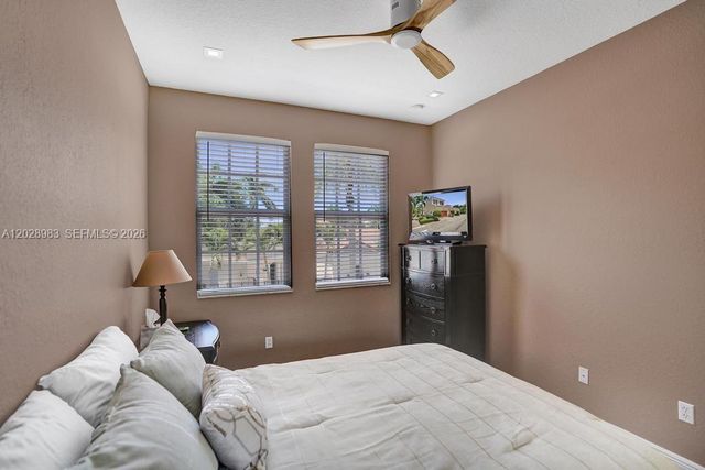 823 NW 82nd Ln, Boca Raton, FL 33487