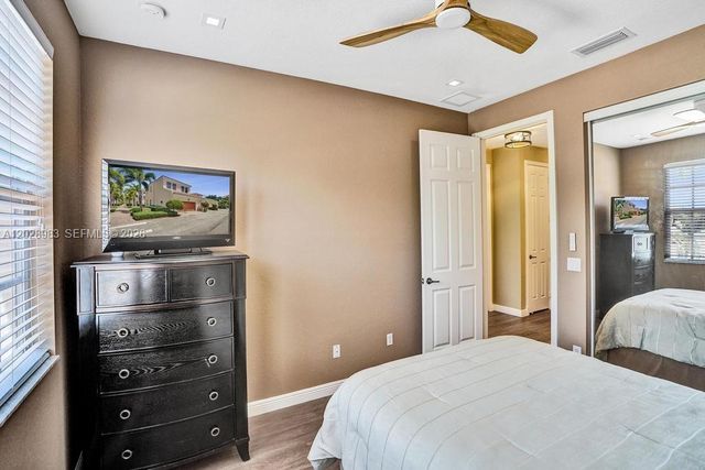 823 NW 82nd Ln, Boca Raton, FL 33487