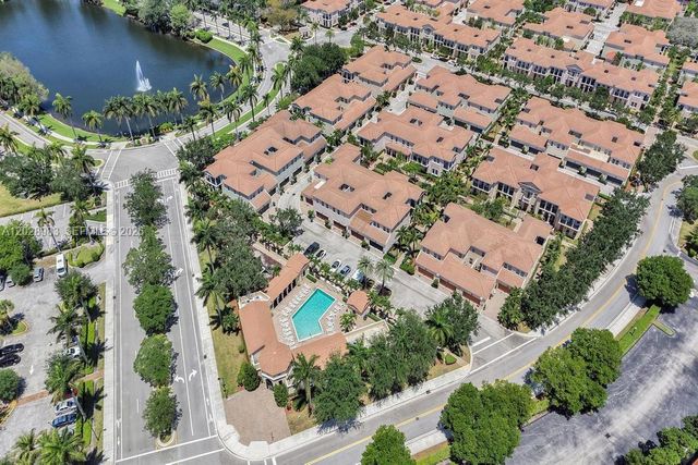 823 NW 82nd Ln, Boca Raton, FL 33487