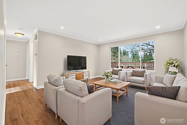 531 221st Street SW, Bothell, WA 98021