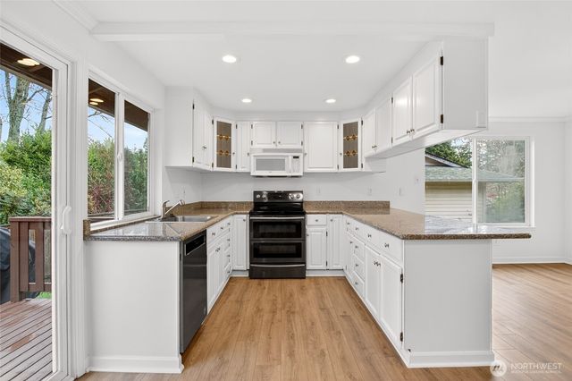 531 221st Street SW, Bothell, WA 98021