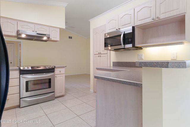 2355 Raintree Lake Circle, Merritt Island, FL 32953