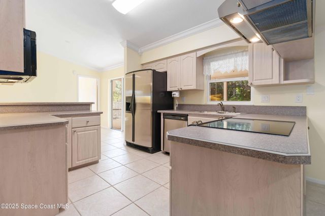 2355 Raintree Lake Circle, Merritt Island, FL 32953