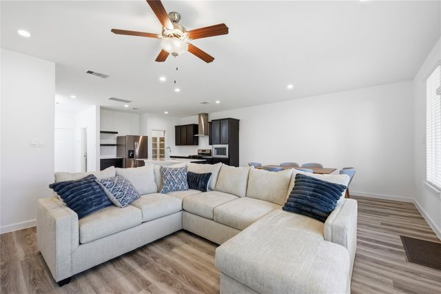 2919 Crown Gate Drive, Houston, TX 77047