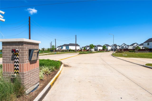 2919 Crown Gate Drive, Houston, TX 77047