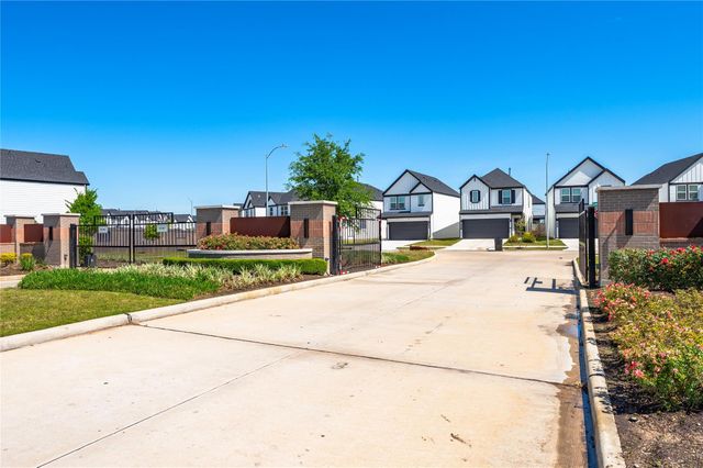 2919 Crown Gate Drive, Houston, TX 77047