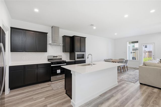 2919 Crown Gate Drive, Houston, TX 77047