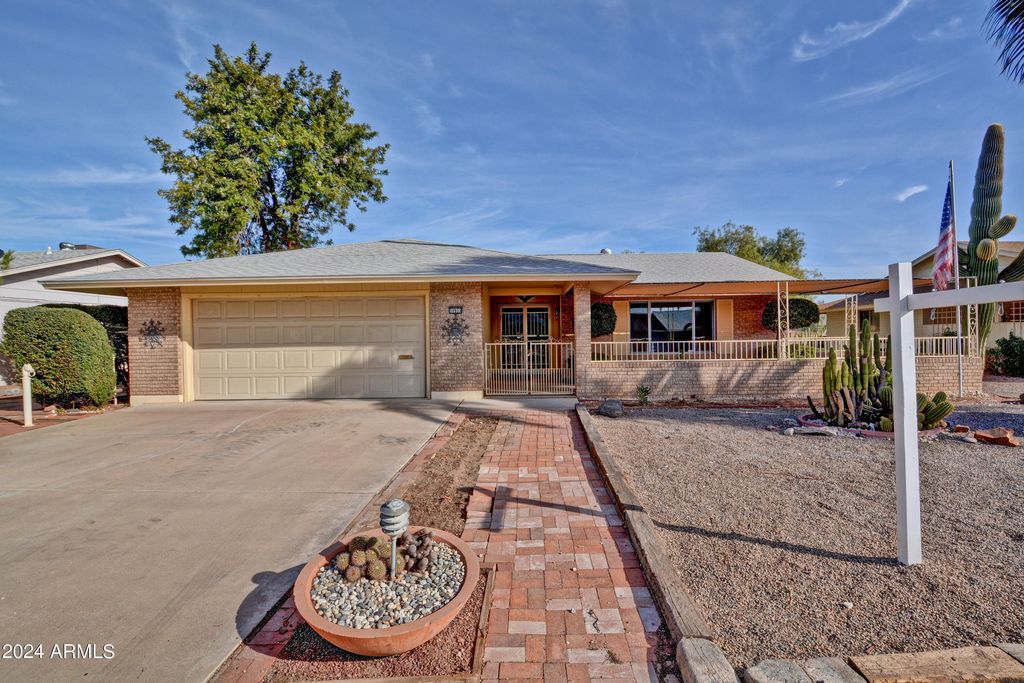10933 W Tropicana Circle, Sun City, AZ 85351
