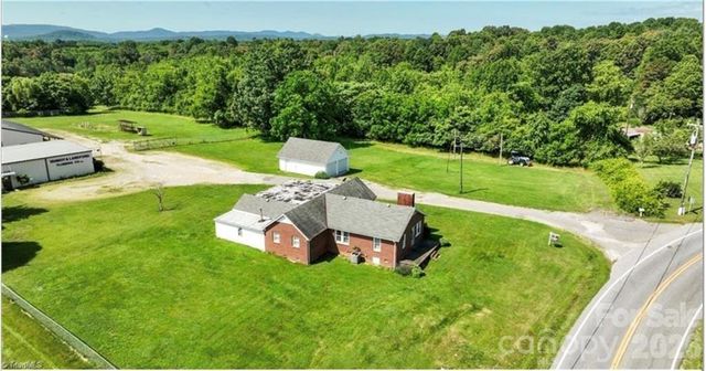 820 Suncrest Orchard Road, North Wilkesboro, NC 28659