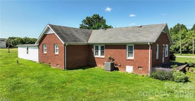 820 Suncrest Orchard Road, North Wilkesboro, NC 28659