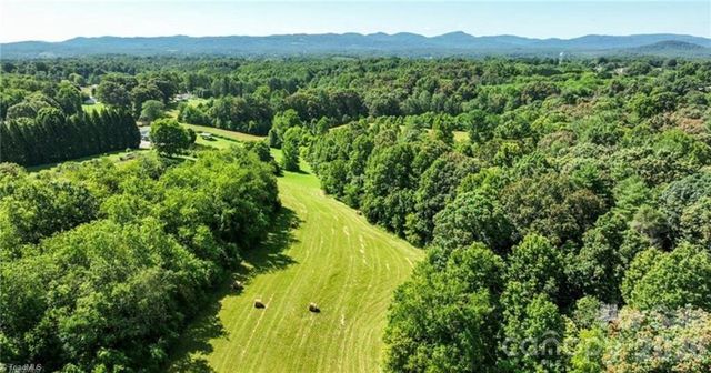 820 Suncrest Orchard Road, North Wilkesboro, NC 28659