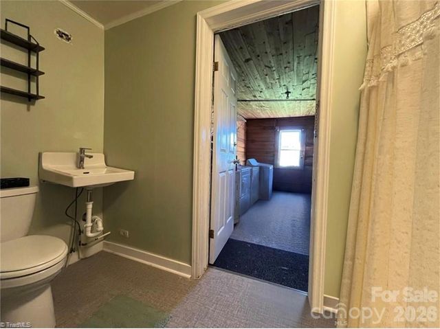 820 Suncrest Orchard Road, North Wilkesboro, NC 28659
