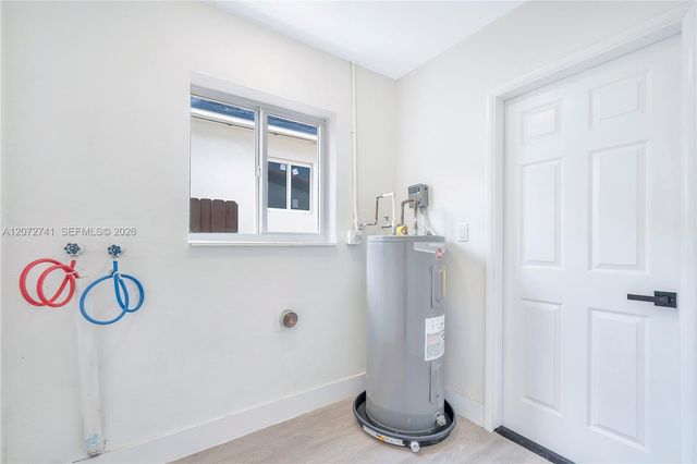 40 SE 3rd Terrace, Dania Beach, FL 33004