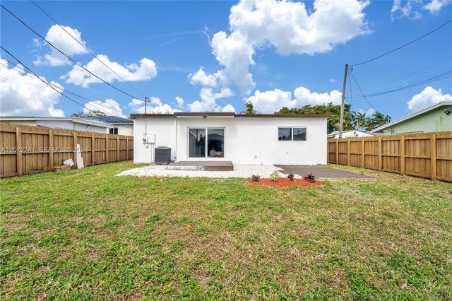40 SE 3rd Terrace, Dania Beach, FL 33004