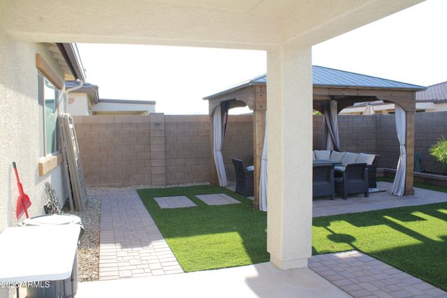 17258 W SELDON Lane, Waddell, AZ 85355