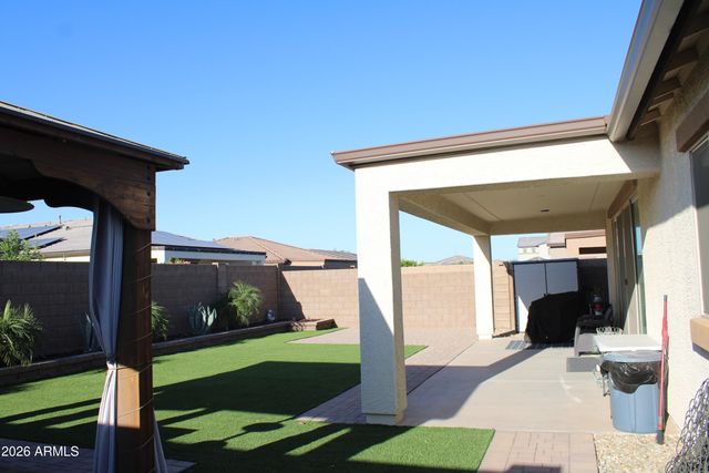 17258 W SELDON Lane, Waddell, AZ 85355