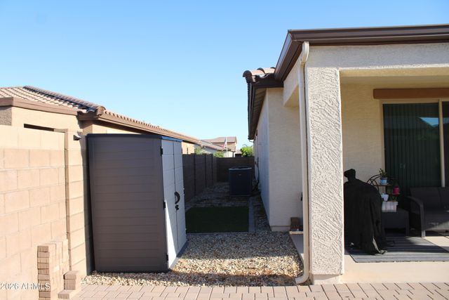 17258 W SELDON Lane, Waddell, AZ 85355
