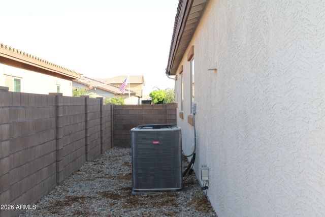 17258 W SELDON Lane, Waddell, AZ 85355