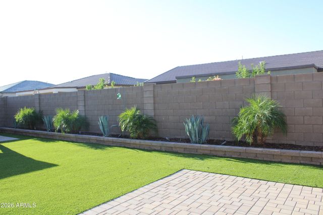 17258 W SELDON Lane, Waddell, AZ 85355