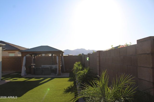17258 W SELDON Lane, Waddell, AZ 85355