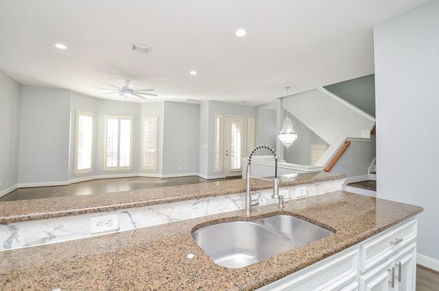 1016 Studer Street, Houston, TX 77007