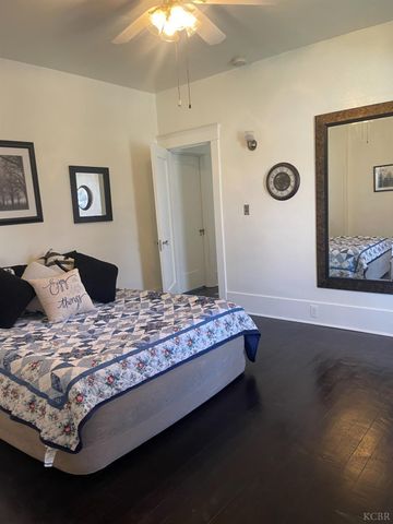 555 W D Street, Lemoore, CA 93245