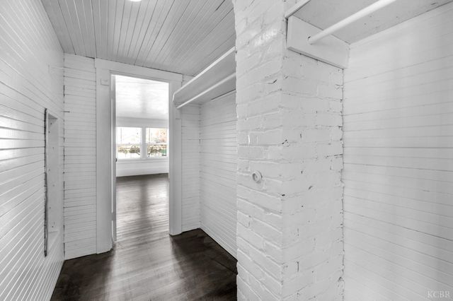 555 W D Street, Lemoore, CA 93245