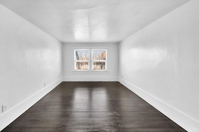 555 W D Street, Lemoore, CA 93245