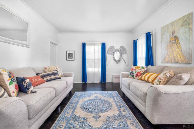 555 W D Street, Lemoore, CA 93245