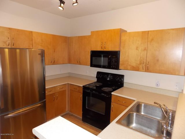 8290 GATE Parkway W 414, Jacksonville, FL 32216