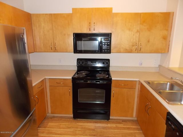 8290 GATE Parkway W 414, Jacksonville, FL 32216