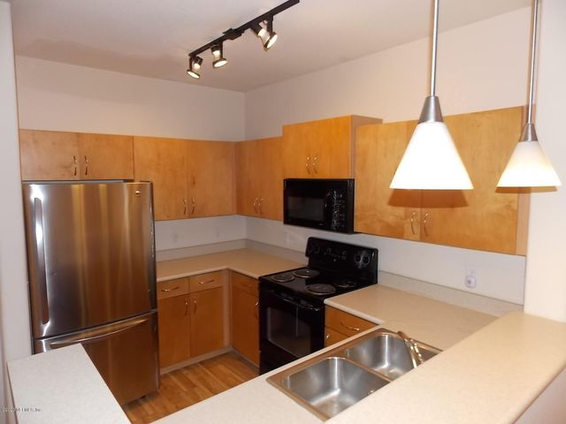 8290 GATE Parkway W 414, Jacksonville, FL 32216