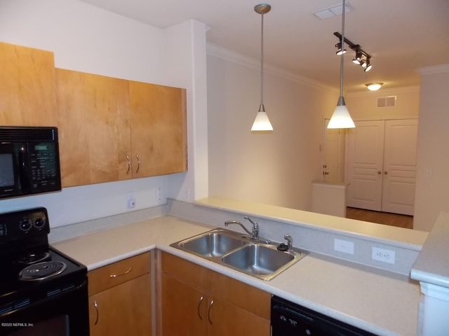 8290 GATE Parkway W 414, Jacksonville, FL 32216