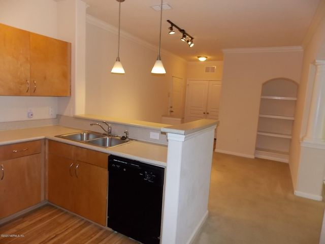 8290 GATE Parkway W 414, Jacksonville, FL 32216