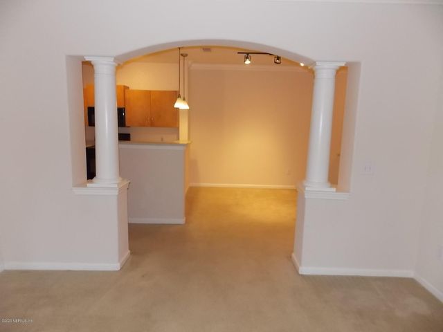 8290 GATE Parkway W 414, Jacksonville, FL 32216