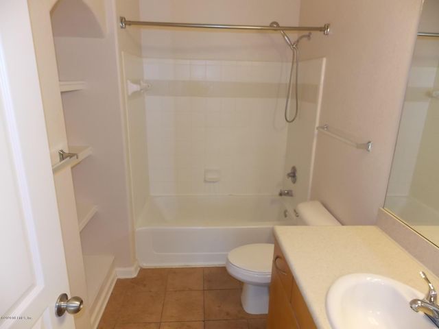 8290 GATE Parkway W 414, Jacksonville, FL 32216