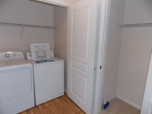 8290 GATE Parkway W 414, Jacksonville, FL 32216